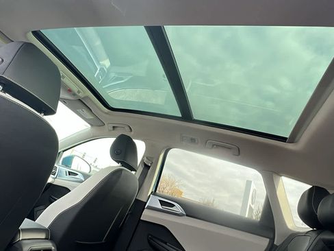 New 2026 Volkswagen Taos SE image 31