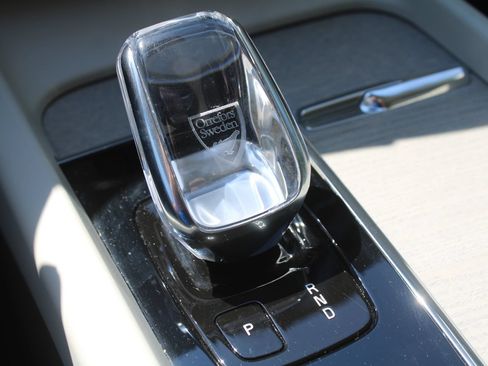 Used 2022 Volvo XC60 B5 Inscription w/ Advanced Package FWD image 38