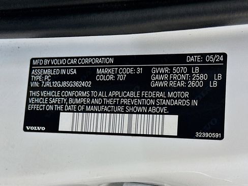 Used 2025 Volvo S60 B5 Core image 12