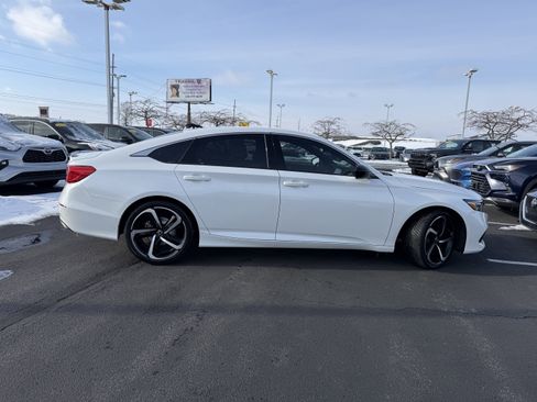Used 2022 Honda Accord Sport image 8