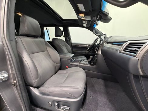 Used 2023 Lexus GX 460 Premium w/ Premium Package AWD/4WD image 32
