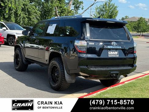 Used 2017 Toyota 4Runner SR5 AWD/4WD image 5