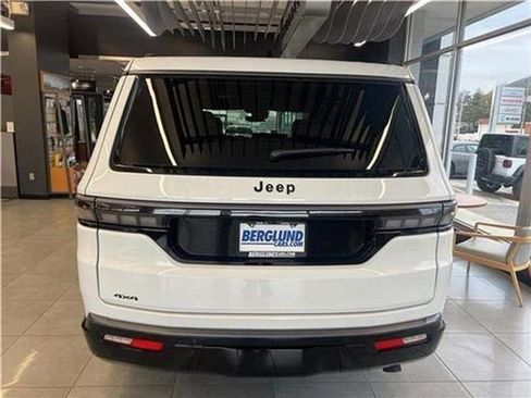 New 2026 Jeep Grand Wagoneer Limited image 32