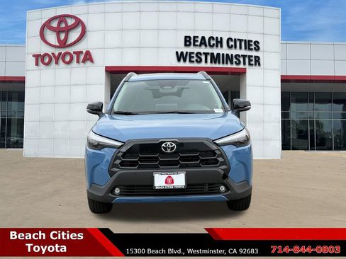 Used 2026 Toyota Corolla Cross XLE image 4