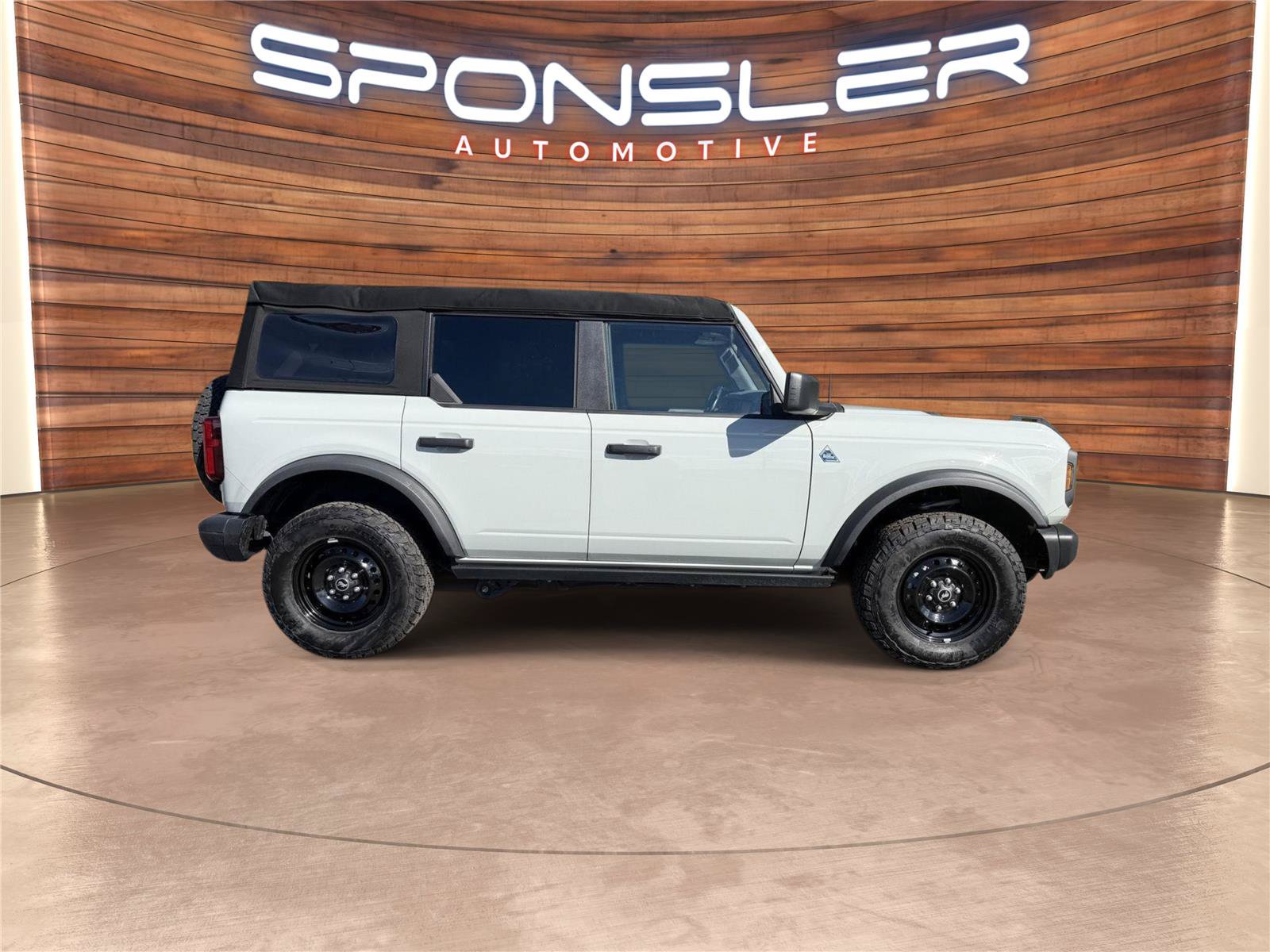 Used 2023 Ford Bronco Black Diamond AWD/4WD image 8