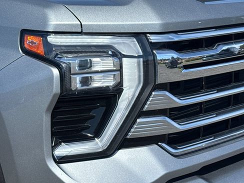 Used 2024 Chevrolet Silverado 3500 High Country w/ High Country Premium Package AWD/4WD image 44