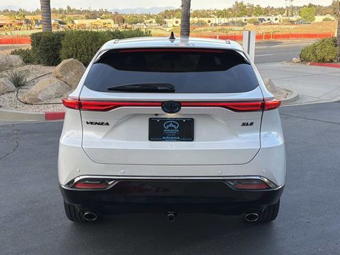 Used 2024 Toyota Venza Nightshade image 16