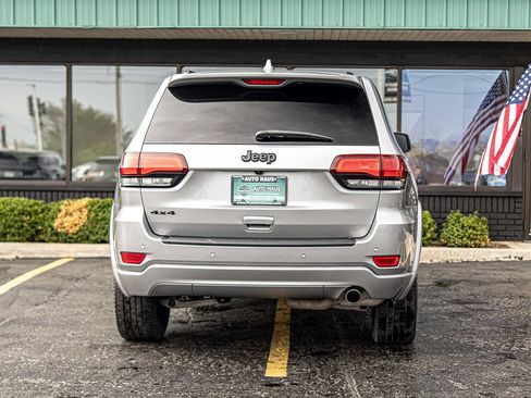 Used 2021 Jeep Grand Cherokee Laredo X AWD/4WD image 12