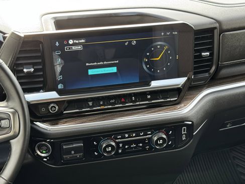 Used 2025 Chevrolet Silverado 2500 LT w/ Convenience Package image 19