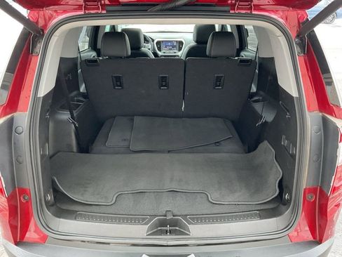 Used 2023 GMC Acadia SLT w/ Preferred Package image 23