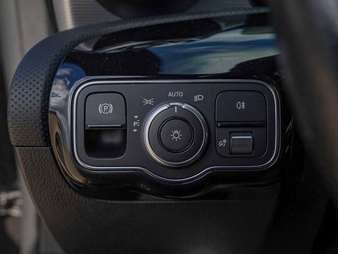 Used 2021 Mercedes-Benz CLA 250 image 21