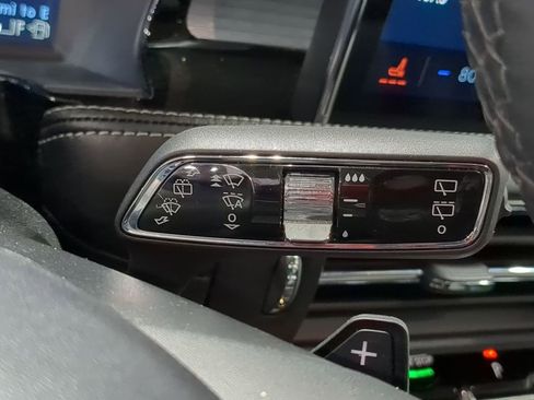 Used 2023 Lincoln Corsair AWD w/ Equipment Group 101A image 40