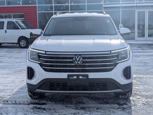 Used 2024 Volkswagen Atlas SE image 2