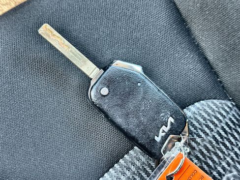 Used 2022 Kia Sorento LX image 26