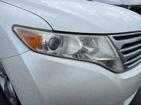 Used 2010 Toyota Venza AWD w/ Comfort Pkg image 12