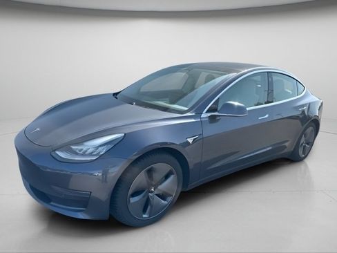 Used 2020 Tesla Model 3 Standard Range Plus RWD image 2