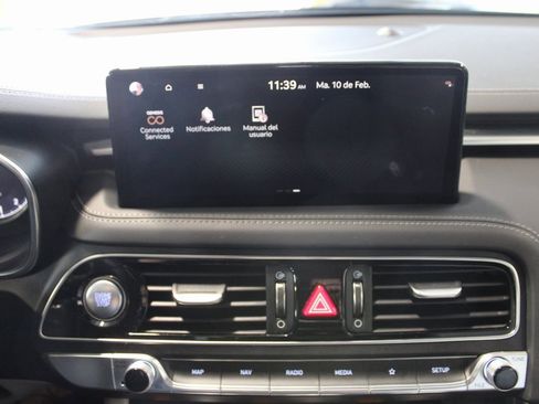 Used 2023 Genesis G70 2.0T image 28