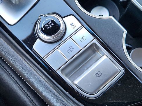 Used 2023 Genesis G70 2.0T image 20