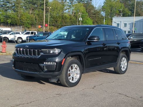 Used 2023 Jeep Grand Cherokee Limited AWD/4WD image 4