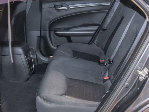Used 2019 Chrysler 300 Touring w/ Sport Appearance Package RWD image 6
