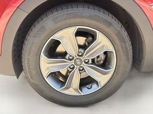 Used 2014 Hyundai Santa Fe GLS image 36