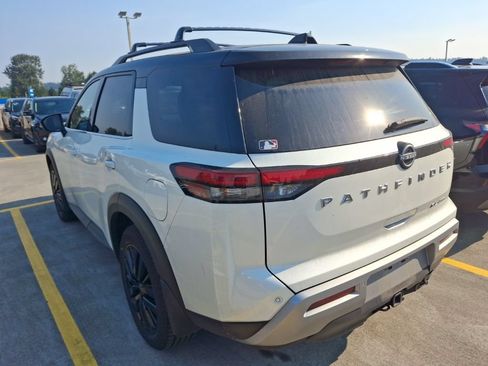 Used 2023 Nissan Pathfinder SL w/ SL Premium Package AWD/4WD image 7