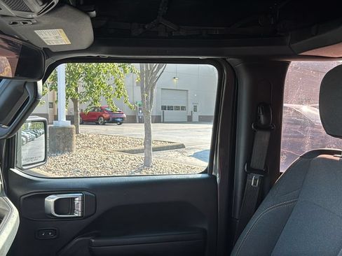 Used 2024 Jeep Wrangler Sport AWD/4WD image 27