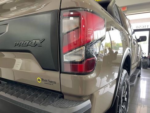 Used 2023 Nissan Titan PRO-4X w/ Pro-4x Convenience Package AWD/4WD image 17