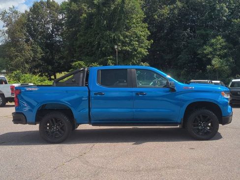 Used 2022 Chevrolet Silverado 1500 LT Trail Boss w/ Convenience Package II AWD/4WD image 3