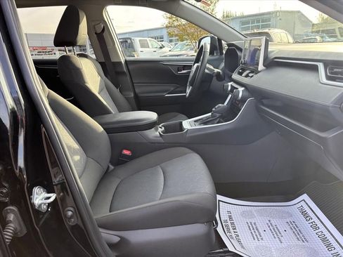 Used 2024 Toyota RAV4 XLE w/ Convenience Package image 15