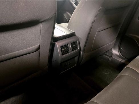 Used 2022 Nissan Rogue SV image 27