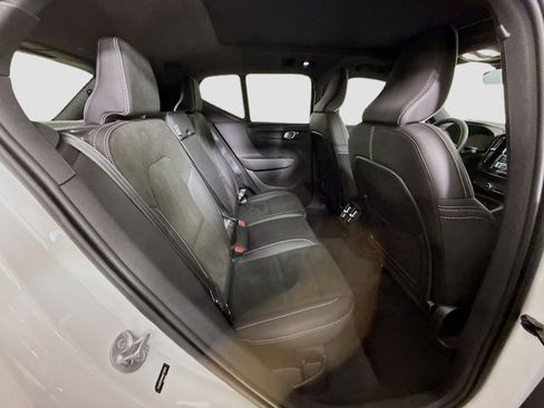 Used 2022 Volvo XC40 P8 Recharge Plus image 26