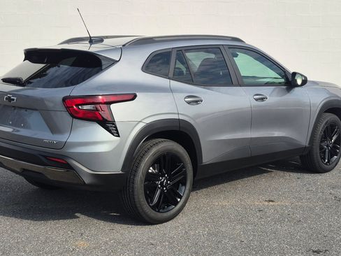 New 2026 Chevrolet Trax ACTIV w/ Sunroof Package FWD image 18