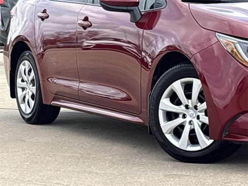 Used 2025 Toyota Corolla LE image 12