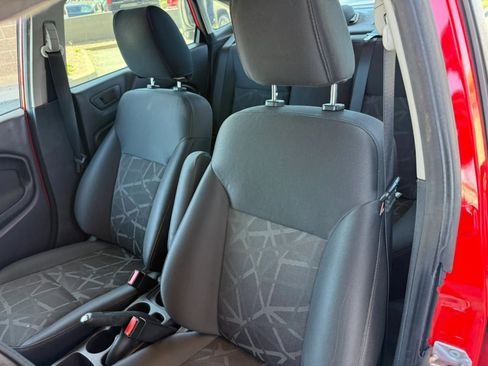 Used 2012 Ford Fiesta SE image 41