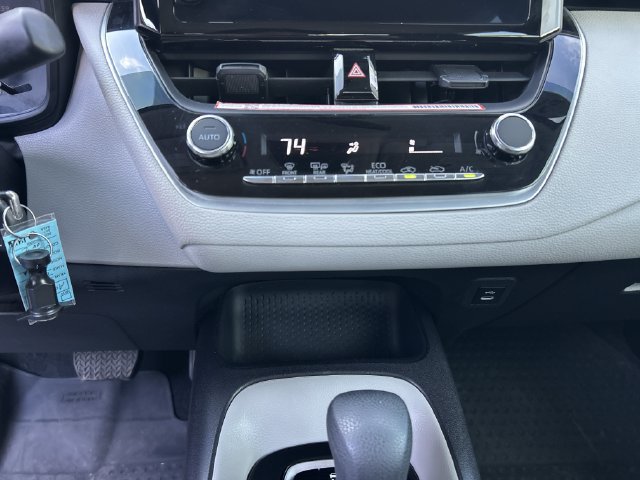 Used 2026 Toyota Corolla LE FWD image 25