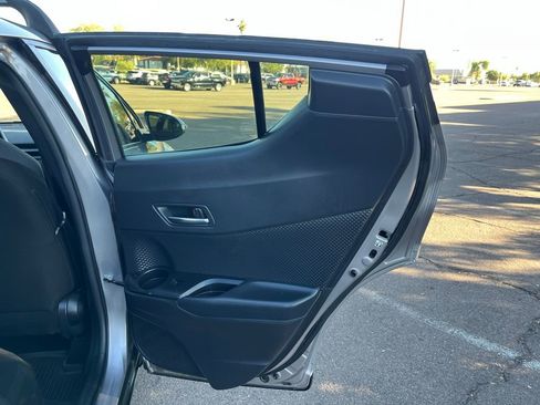 Used 2020 Toyota C-HR LE image 16