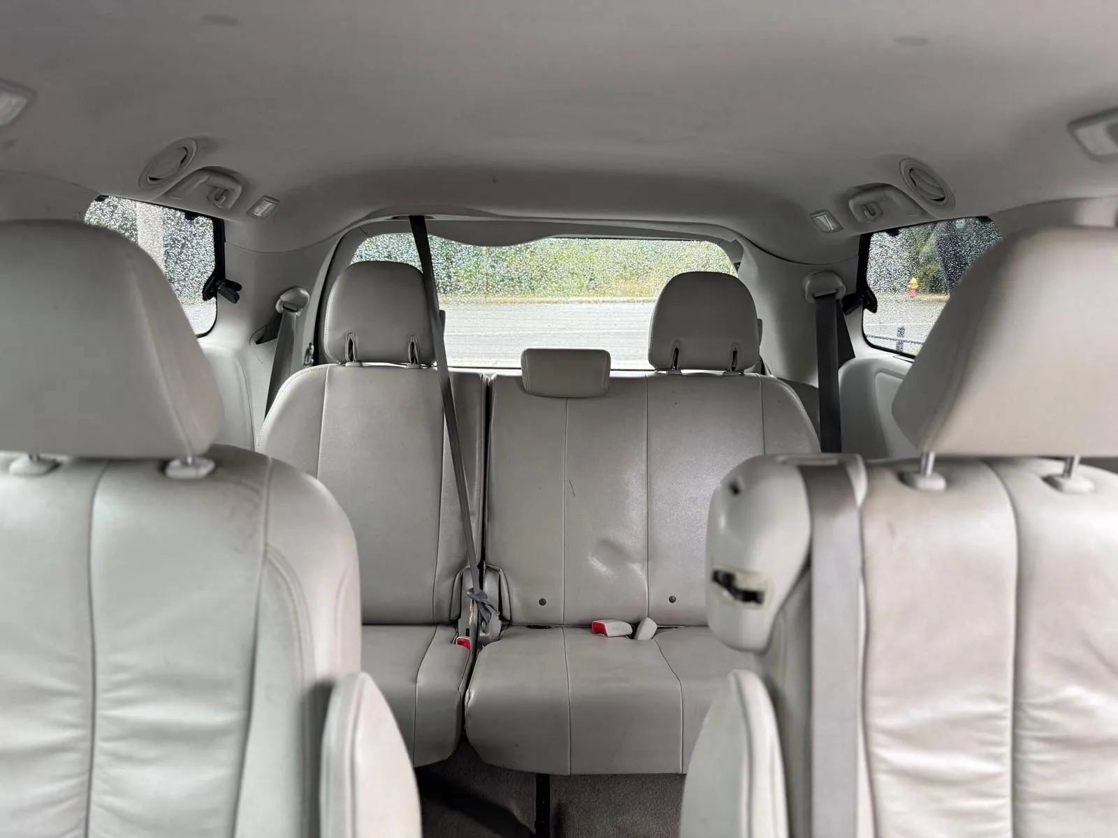 Used 2011 Toyota Sienna XLE w/ Entertainment Pkg FWD image 27