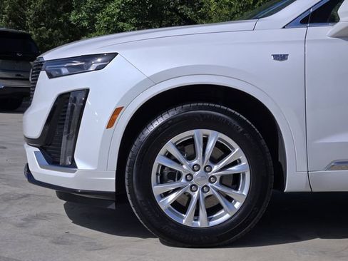 Used 2024 Cadillac XT6 Luxury w/ LPO, Floor Liner Package AWD/4WD image 10