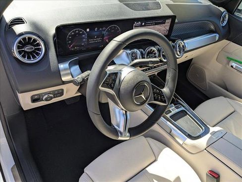 New 2025 Mercedes-Benz GLB 250 image 3