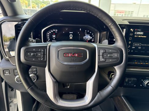 Used 2025 GMC Sierra 1500 Elevation w/ Elevation Premium Package AWD/4WD image 17