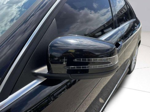 Used 2011 Mercedes-Benz C 300 Sport image 13