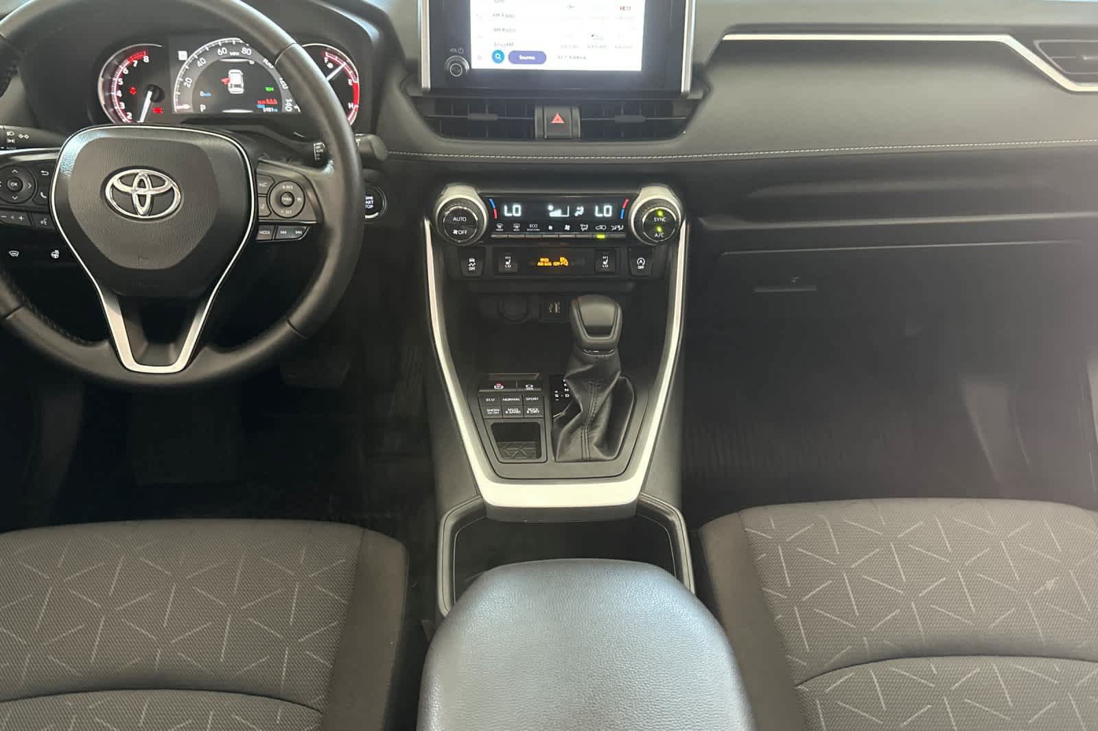 Used 2025 Toyota RAV4 XLE w/ Convenience Package AWD/4WD image 4