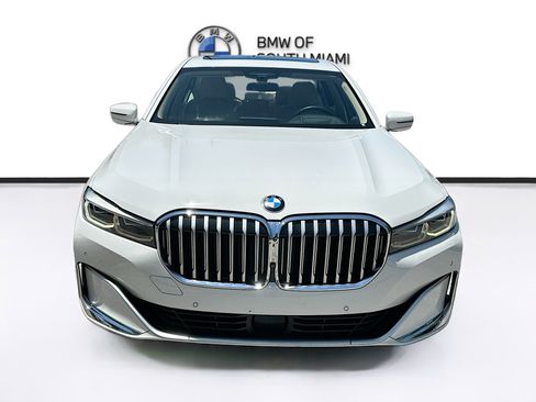 Used 2020 BMW 740i w/ Luxury Rear Seating Package RWD image 2