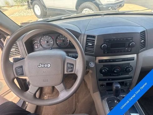 Used 2006 Jeep Grand Cherokee Laredo AWD/4WD image 9
