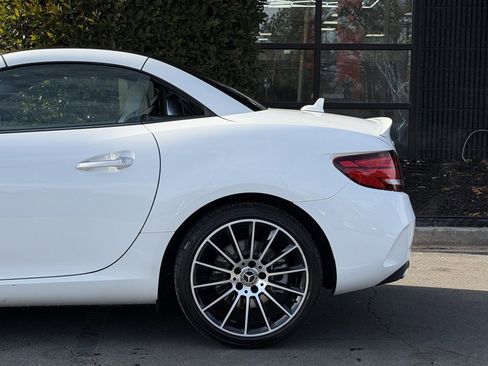 Used 2019 Mercedes-Benz SLC 300 image 11