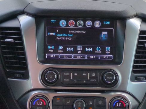 Used 2019 Chevrolet Suburban LT RWD image 21