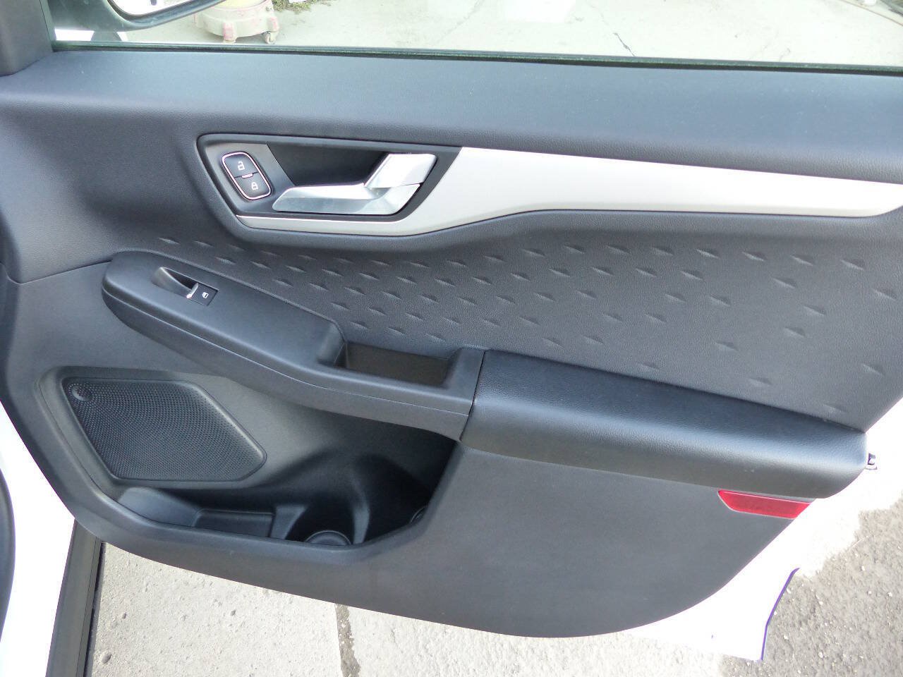 Used 2020 Ford Escape SEL FWD image 28