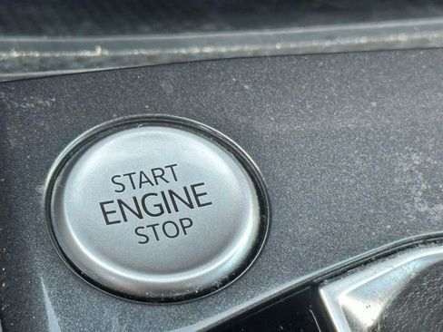 Used 2023 Volkswagen Tiguan SE FWD image 14