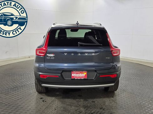 Used 2022 Volvo XC40 T5 Momentum w/ Premium Package AWD/4WD image 6